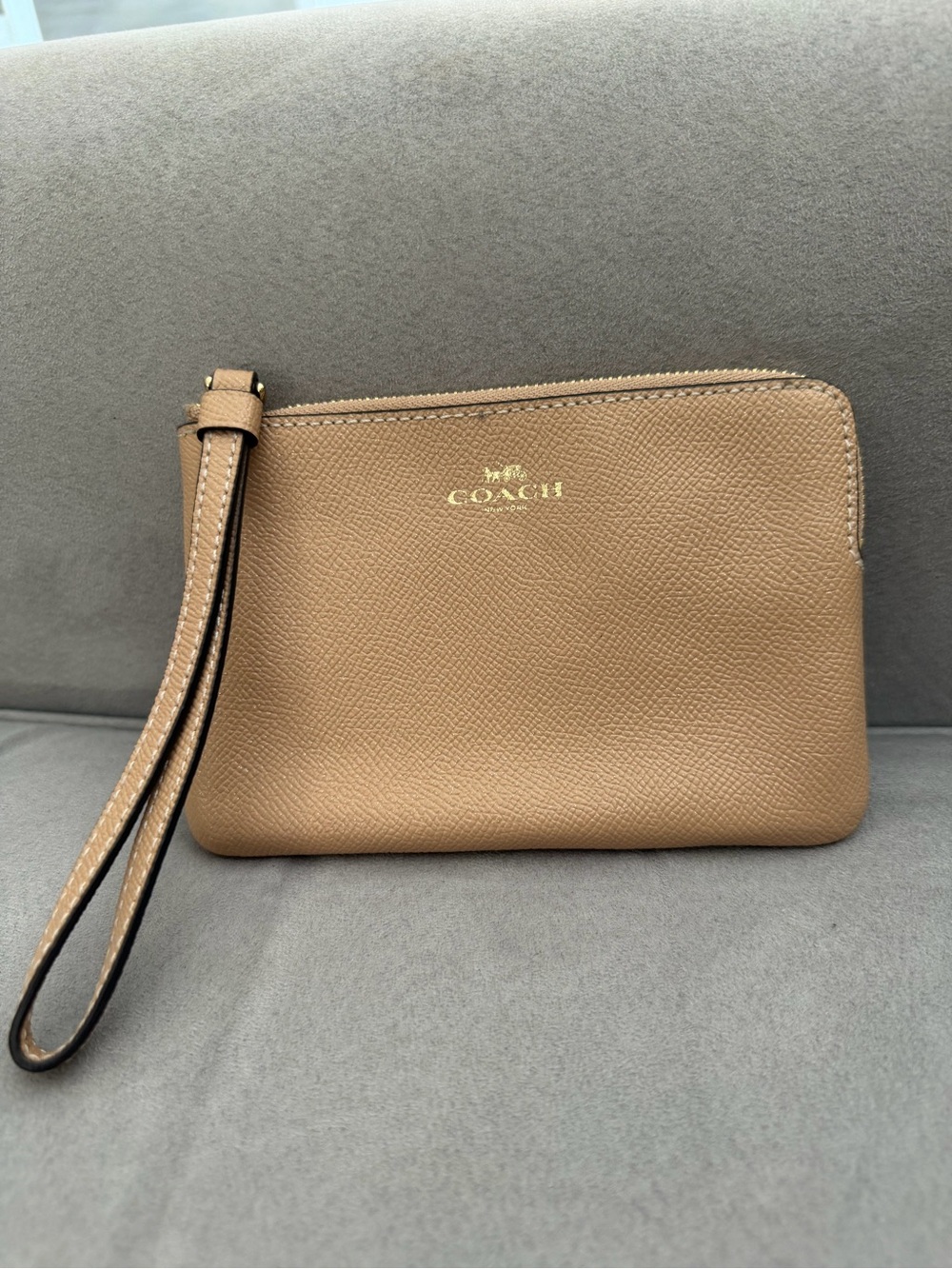 COACH Pebble Leather Wristlet in Tan Brown with Gold Logo